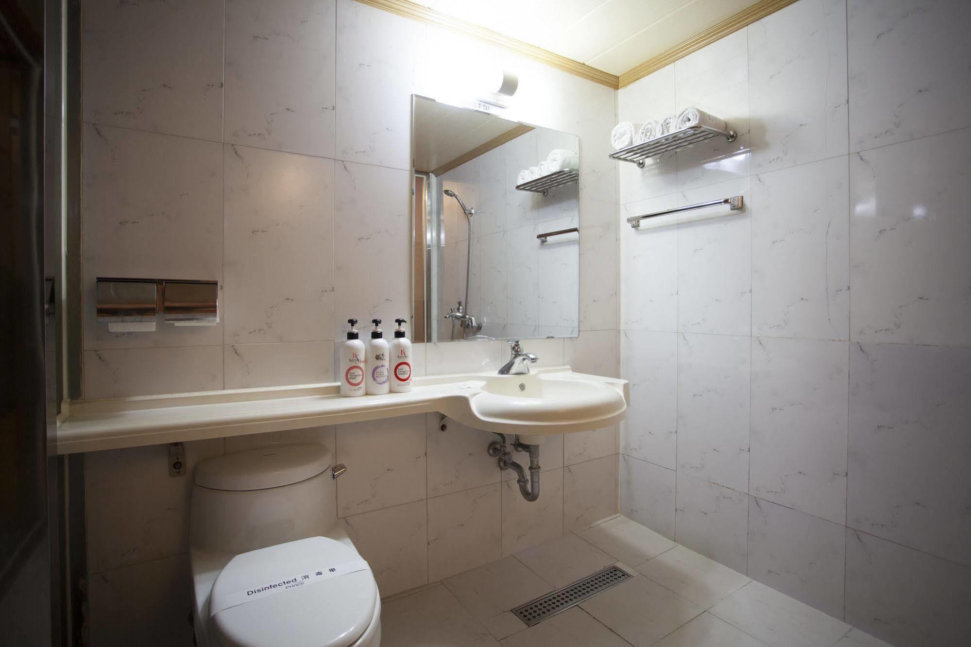 Prince Hotel Seoul Exterior photo